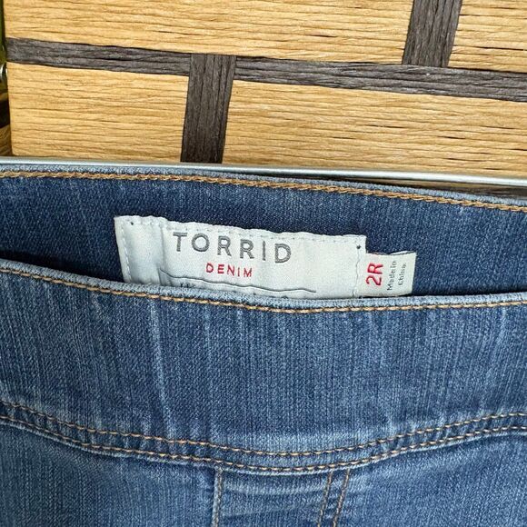 Torrid‎ Slim Boot Jeans Size 2R - Picture 7 of 10
